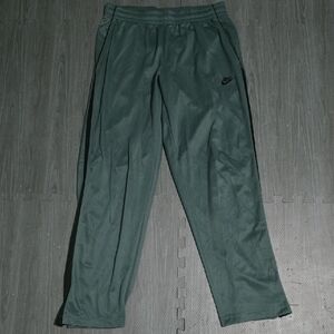 Nike Men’s Medium Dark Green Athletic Sweatpants